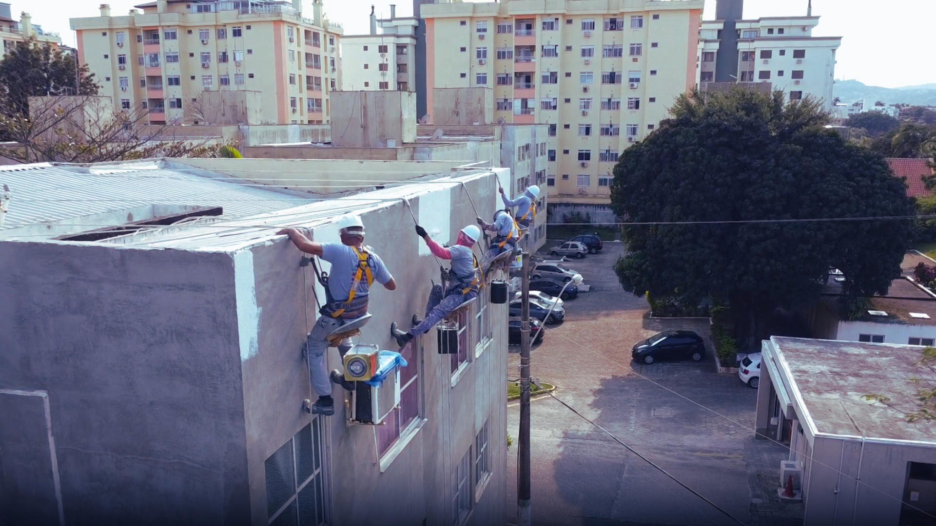 Equipe da GF Pinturas & Construções trabalhando